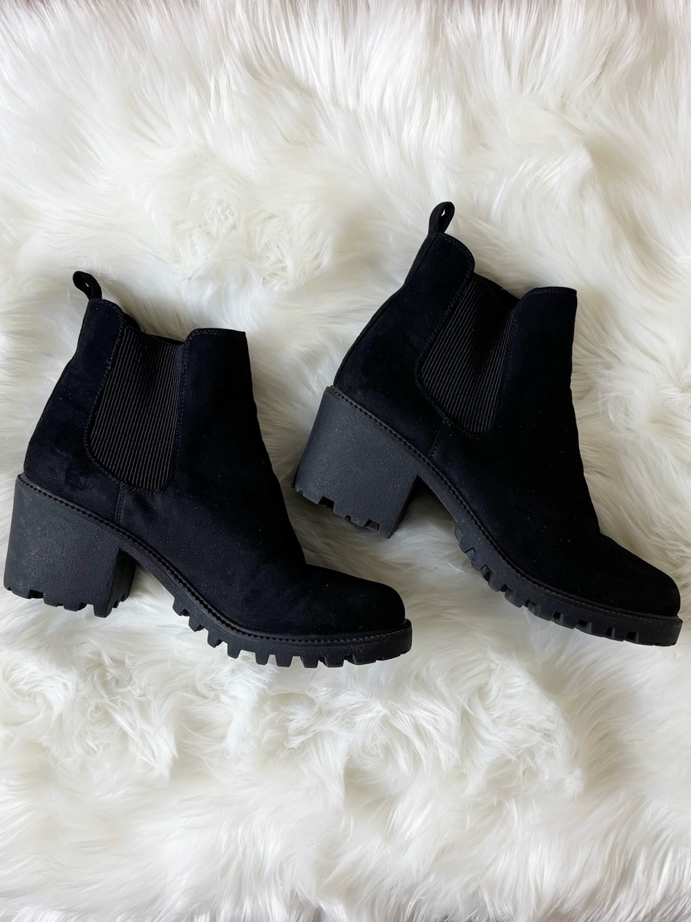 Rue21 Black Faux Suede Chunky Heel Chelsea Ankle Boots Women Size 10
